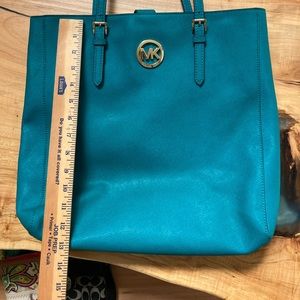 MK Tote bag in great conditon nonsmoking house!